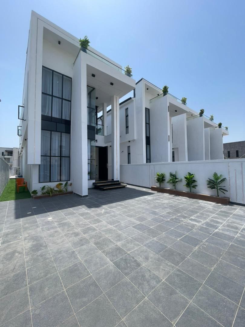 Ikota Lekki 5-Bedroom Detached Duplex with Pool